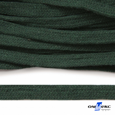 Шнур плетеный d-8 мм плоский, 70% хлопок 30% полиэстер, уп.85+/-1 м, цв.1016-т.зеленый - купить в Каменске-Уральском. Цена: 742.50 руб.